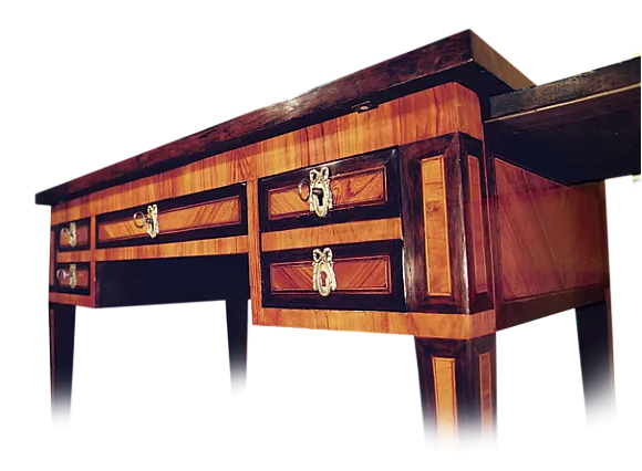 Bureau plat ancien en marqueterie de bois précieux, restauration de meuble par l'Atelier l'Am'arante, Île de Ré et La Rochelle